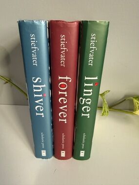 Stiefvater Book Set - Shiver / Forever / Linger - & Hush Hush series